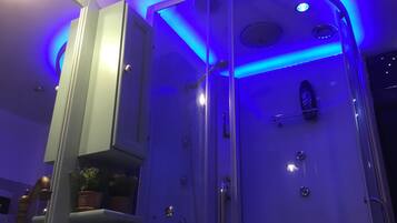 Shower, hair dryer, bathrobes, bidet