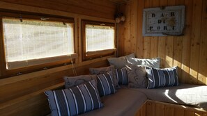 Interior - The Boat House Family - La TOUE REINE & SPA (La Chapelle-Aux-Naux)