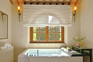 Interior - Luxury Villa + A/C Dépendance, Whirlpool, infinity Pool, Chef, Pizza, massage (Volterra)