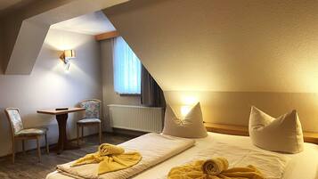 1 slaapkamer, een bureau, reisbedje, wifi