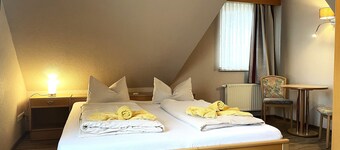 Double room, max. 2 persons - Gasthof & Pension Zur Friedenseiche (Pension)