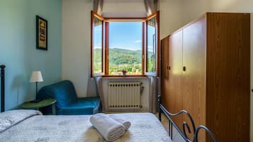 Economy Apartment, 2 Bedrooms, Courtyard Area | 1 bedroom, free WiFi, bed sheets