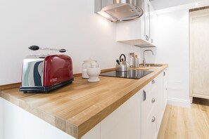 コンロ、コーヒー / ティーメーカー、トースター