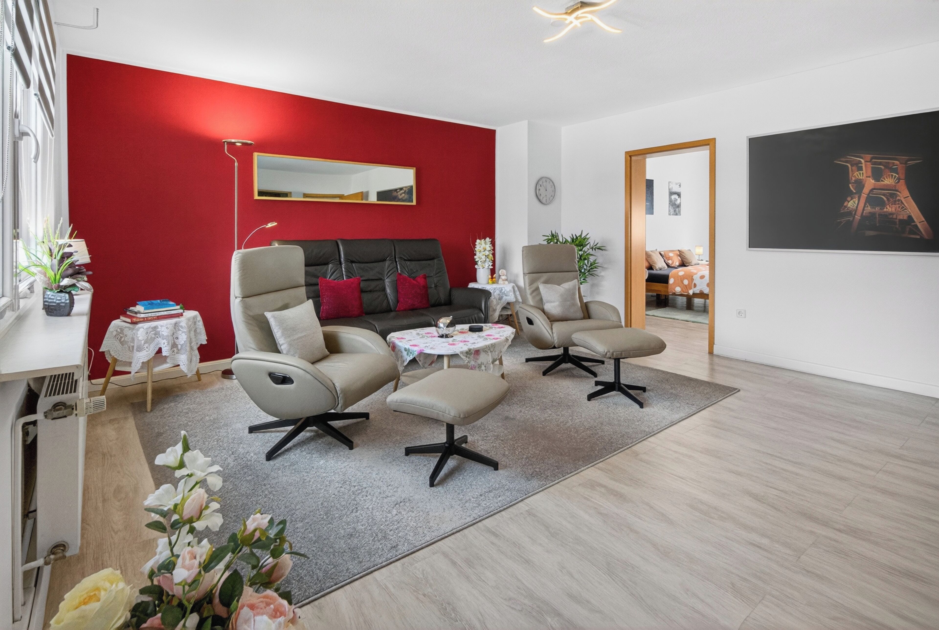 Smart-TV, DVD-Player, Bücher, Videothek