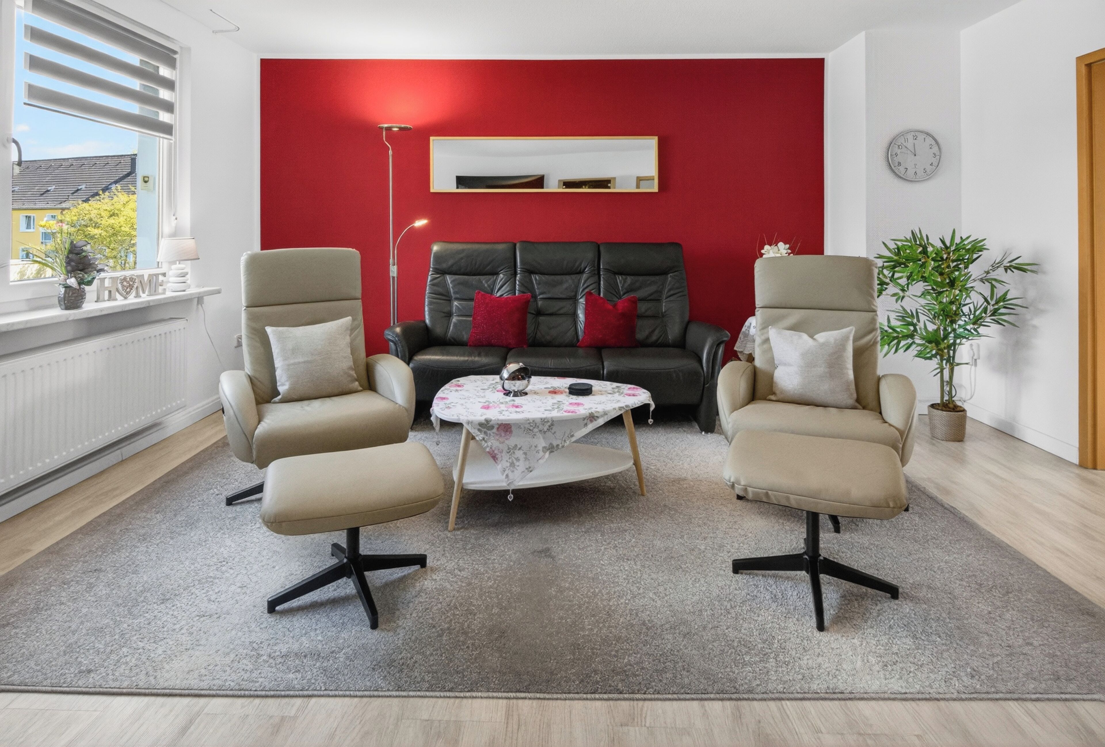 Smart-TV, DVD-Player, Bücher, Videothek