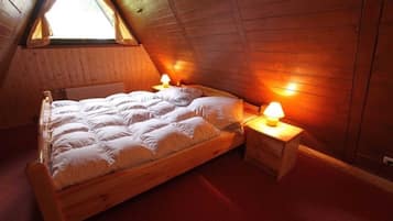 3 soverom, safe på rommet, reiseseng for barn og sengetøy