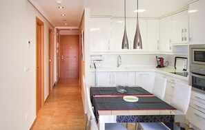 Fridge, stovetop, dishwasher, coffee/tea maker - 2 bedroom cozy apartment in El Campello (El Campello)