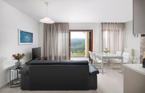 TV - Amazing apartment in Rabac with WiFi (Rabac)