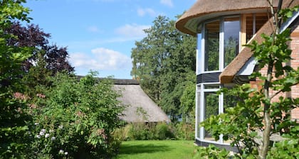 Entennest - Reetgedecktes Espenhaus