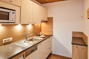 Fridge, microwave