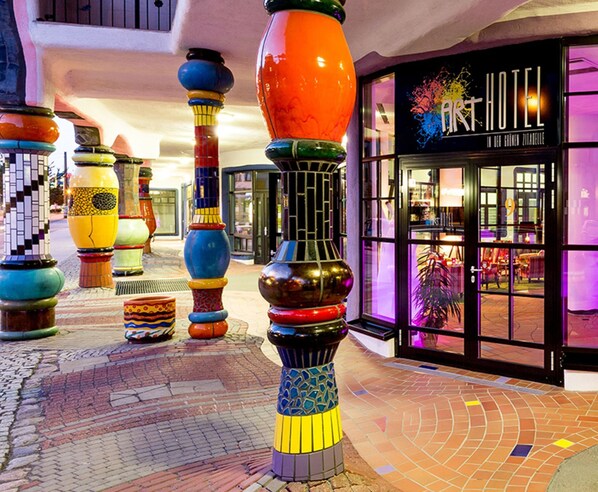 Immagine non classificata, 1 di 6, pulsante