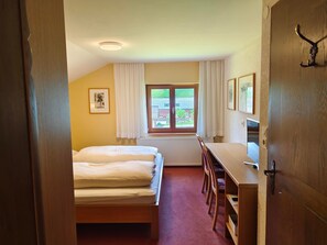 1 bedroom, desk, WiFi, bed sheets