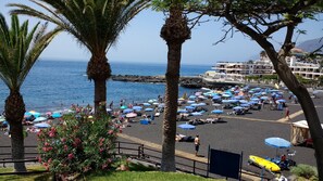 Beach nearby, beach towels - SUNGARDEN, APARTMENT IN PLAYA LA ARENA, 2 MINUTES WALKING FROM THE BEACH (Santiago del Teide)