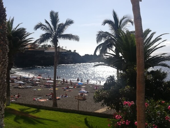 Beach nearby, beach towels - SUNGARDEN, APARTMENT IN PLAYA LA ARENA, 2 MINUTES WALKING FROM THE BEACH (Santiago del Teide)