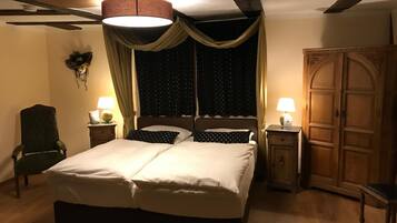 Free WiFi, bed sheets