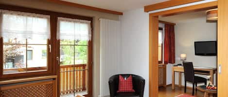 1 bedroom, in-room safe, desk, WiFi