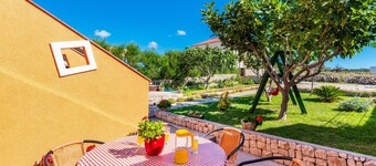 Lovely apartment in Razanac with WiFi