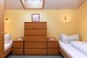 2 bedrooms, WiFi, bed sheets