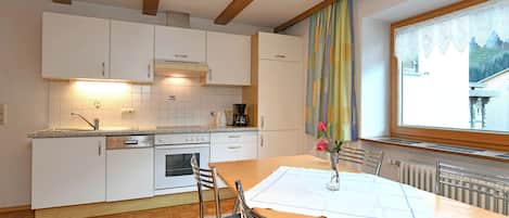 Køleskab, ovn, opvaskemaskine