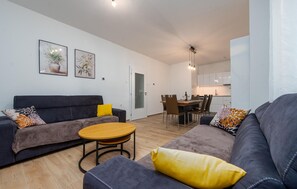 Fernseher, Tischtennisplatte