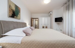 4 chambres, lit parapluie, Wi-Fi gratuit, draps fournis