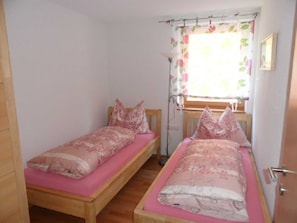 Uklassifisert bilde, 3 av 12, knapp