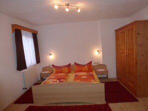 3 chambres, bureau, lit parapluie, Wi-Fi