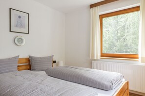 1 dormitorio, caja fuerte, wifi y ropa de cama