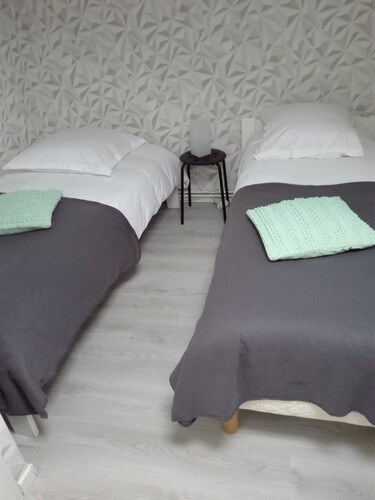 HOUSE BOURG (quiet) between CLERMONT FD and RIOM near VULCANIA