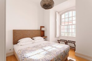 2 bedrooms, in-room safe, desk, iron/ironing board