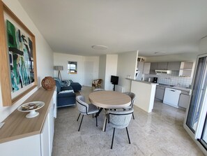 Interior - 3-room apartment with loggia in Les Sables-d'Olonne (Les Sables-d'Olonne)