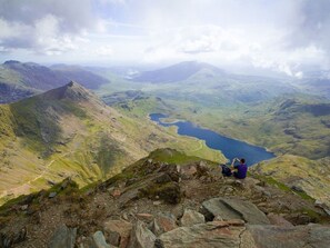 Exterior - Superb family-friendly dwelling in Snowdonia National Park with mountain views (Conwy)