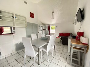Interior - Quiet House with Garden, Near Beach, Wi-Fi & Parking (Bretignolles-sur-Mer)