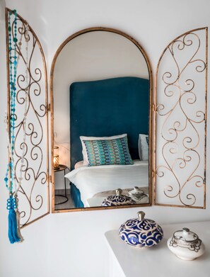 Deluxe Apartment, 2 Bedrooms | 2 bedrooms, desk, soundproofing, iron/ironing board - The Ottoman House Boutique Hotel (Beersheba)