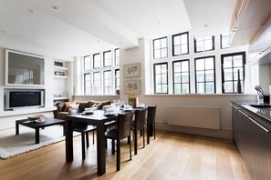Interior - Great Portland Street by onefinestay (London)