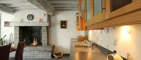 Réfrigérateur, micro-ondes, lave-vaisselle