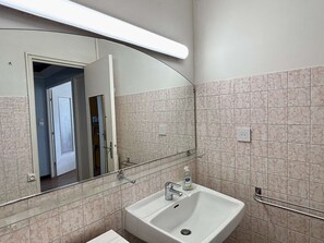 Bathroom - 2-Room Apartment, Pets Allowed, Sea Front (Argelès-sur-Mer)
