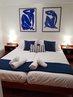 3 bedrooms, desk, soundproofing, iron/ironing board
