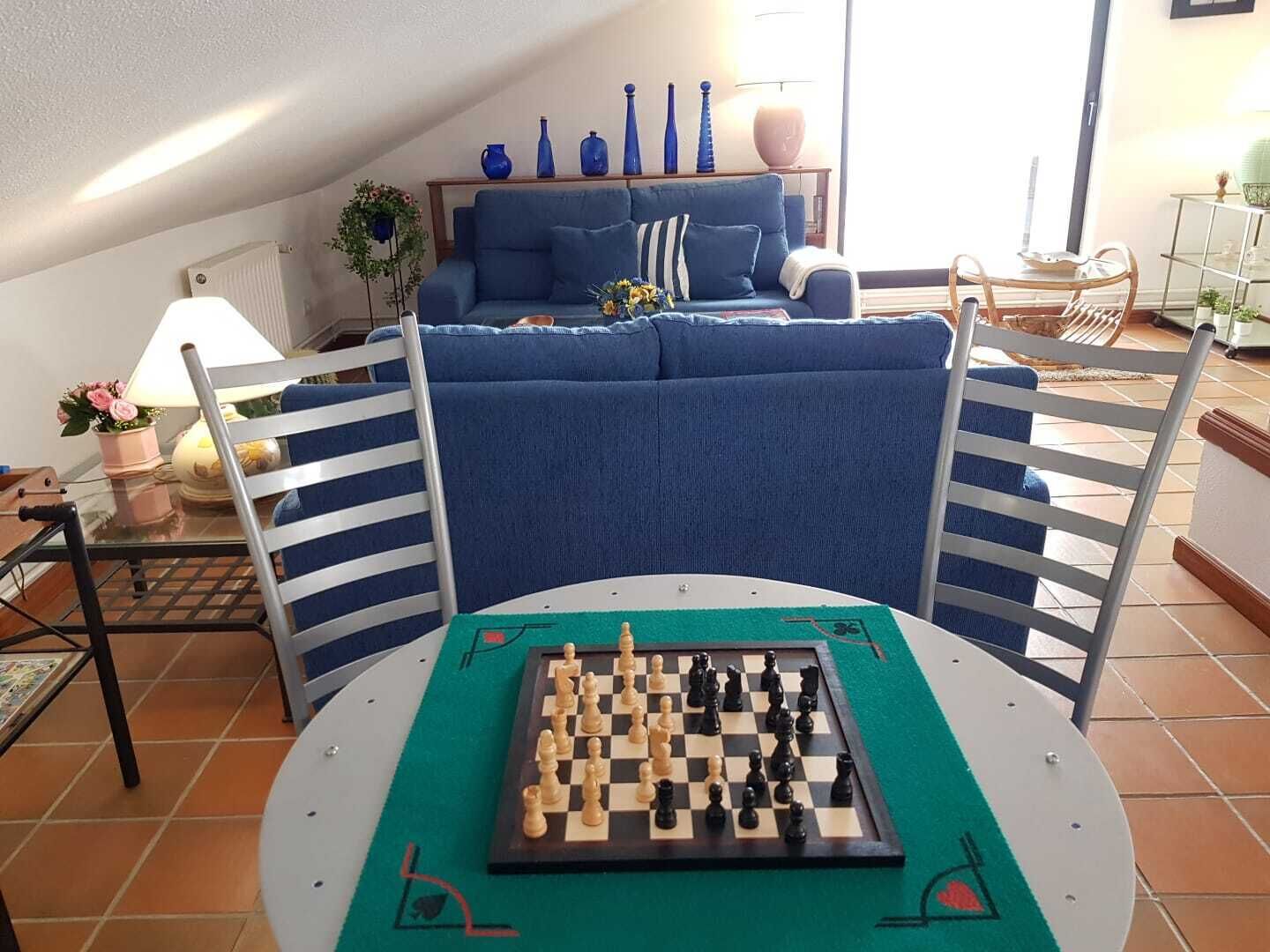 TV connectée, cheminée, baby-foot