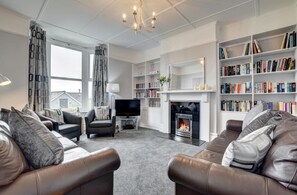 Fernseher, Videospielkonsole, DVD-Player