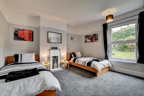 4 bedrooms, iron/ironing board, travel crib, free WiFi - 4 Bed in Ilfracombe (oc-crofil) (Ilfracombe)