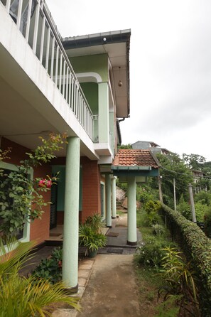 View from property - Araliya Holiday Bungalow (Kandy)