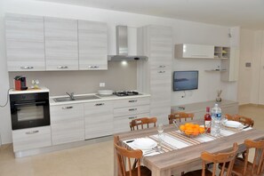 Fridge, oven, stovetop, dishwasher - Orange apartment (Rodi Garganico)
