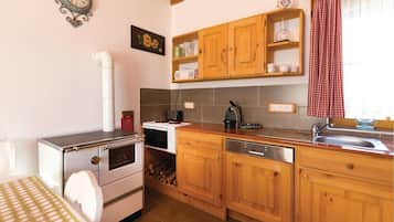 Geladeira, cooktop, lava-louças, cafeteira/chaleira