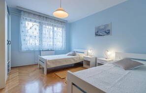 2 عدّة غرف نوم وواي فاي مجانًا وملاءات أسرّة