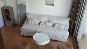 TV - Charming Duplex for 4 near Beach & Shops in Stella-Plage (Cucq-Stella Plage)