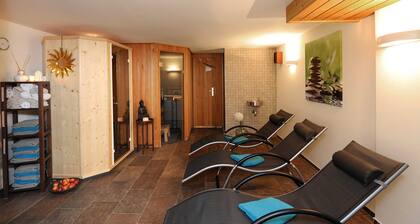 Luokka B - Huone lehdet sängyssä - Wohlfühlhaus Evelin