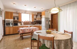 Kühlschrank, Herdplatte, Geschirrspüler