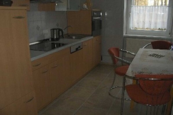 Unclassified image, 1 of 3, button