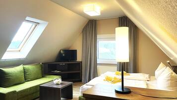 1 Schlafzimmer, Schreibtisch, Reisekinderbett, WLAN